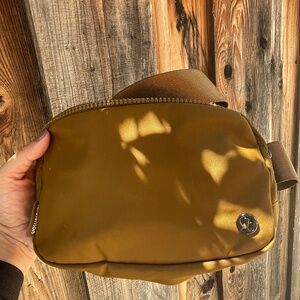 Lululemon Everywhere Belt Bag
